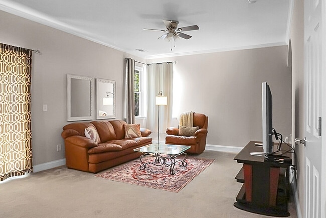 1519 Thoroughbred Blvd