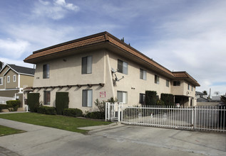 5782 Kingman Ave in Buena Park, CA - Foto de edificio - Building Photo