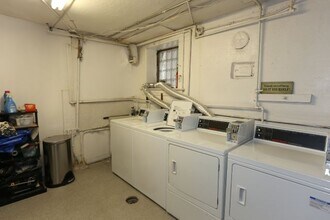 931 W Newport Ave, Unit 05C in Chicago, IL - Building Photo - Building Photo