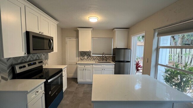 1230 E Concord St in Orlando, FL - Building Photo - Building Photo