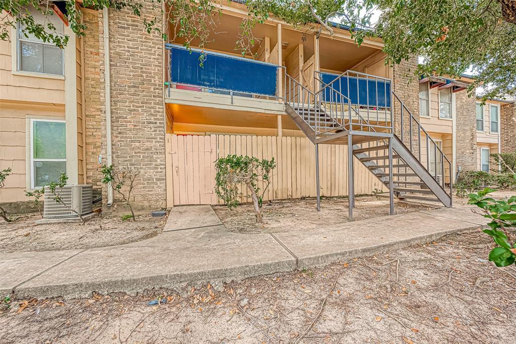 8201 Richmond Ave. in Houston, TX - Building Photo