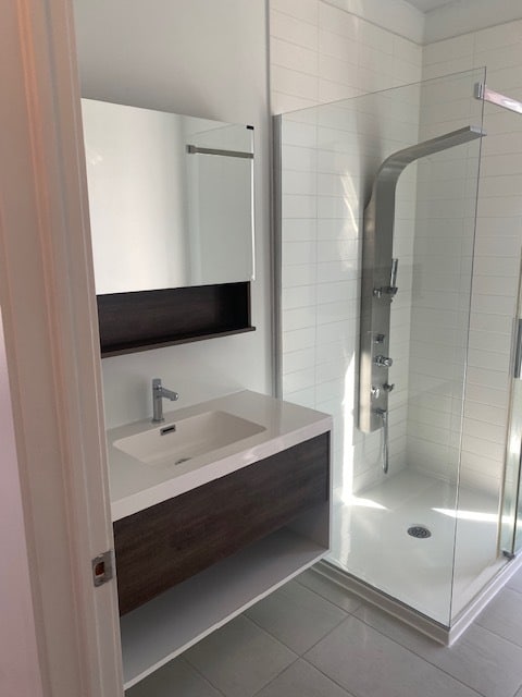 property at 975 Saint-Charles Av