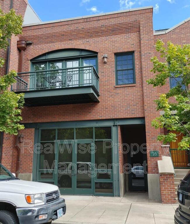 property at 16 SW Wall St