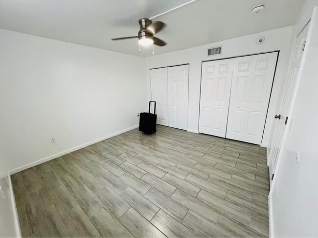 14155 SW 87th St in Miami, FL - Building Photo - Building Photo