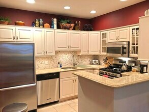 604 Massachusetts Ave, Unit G in Boston, MA - Building Photo - Building Photo