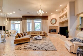 304 Mesa Rim Ct in Las Vegas, NV - Building Photo - Building Photo