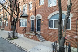 212 S 24th St in Philadelphia, PA - Building Photo - Building Photo