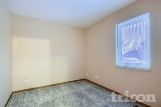 1331 Fairfield Ct in Naperville, IL - Building Photo - Building Photo