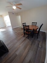 3525 Polk St in Hollywood, FL - Building Photo