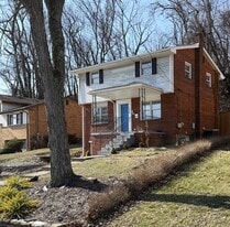 156 Forest Hills Plz in Pittsburgh, PA - Building Photo