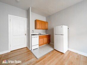 1040 W George St, Unit M07B in Chicago, IL - Building Photo - Building Photo