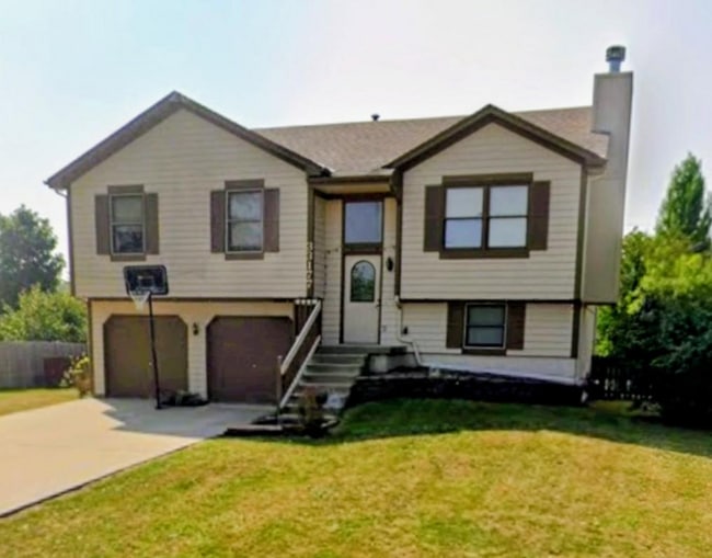 property at 33177 W 87th Cir