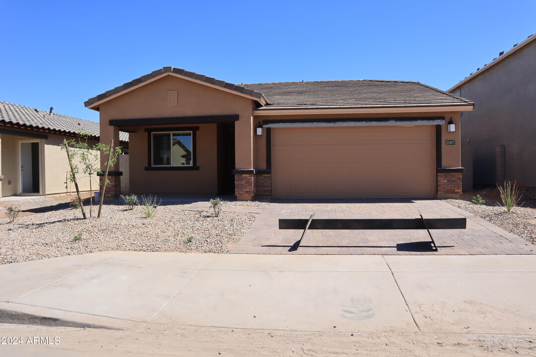 25807 W Samantha Way in Buckeye, AZ - Building Photo