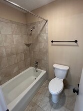 Lake Clair Apartments in Fayetteville, NC - Foto de edificio - Building Photo