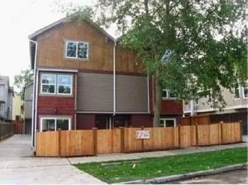 725 N 95th St in Seattle, WA - Building Photo