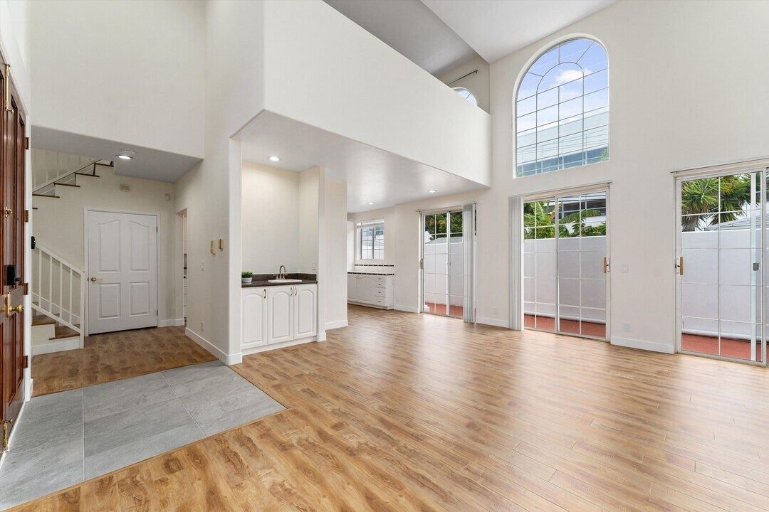 1338 Yale St in Santa Monica, CA - Building Photo
