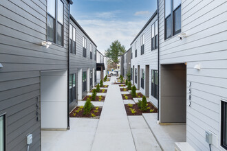 Emerald Townhomes in Portland, OR - Building Photo - Building Photo