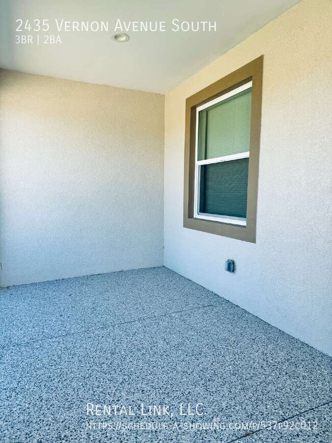 2435 Vernon Ave S in Lehigh Acres, FL - Building Photo - Building Photo