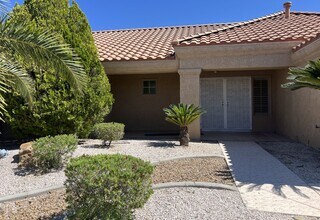 8721 Pennystone Ave in Las Vegas, NV - Building Photo - Building Photo