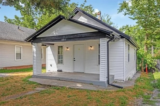 804 S Cedar Ave in Independence, MO - Building Photo - Building Photo