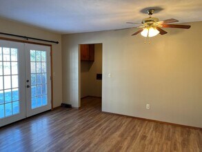 803 E Mcclernon St in Springfield, MO - Building Photo - Building Photo