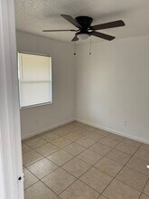 2030 E 140th Ave, Unit 2030 East 140 in Tampa, FL - Foto de edificio - Building Photo