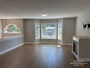 2910 184th Ave E in Lake Tapps, WA - Building Photo - Building Photo