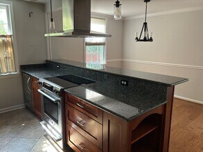 1037 N Pitt St in Alexandria, VA - Building Photo - Building Photo