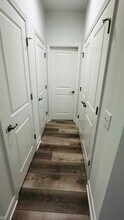4 Orlop Pl in Latham, NY - Building Photo - Building Photo