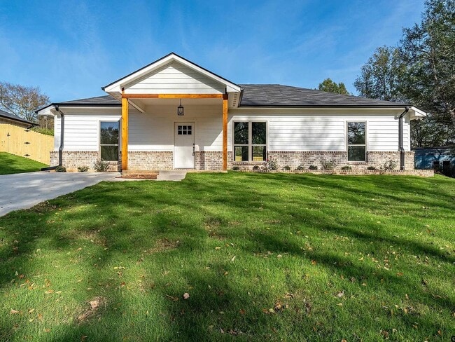 property at 215 Timberline Dr
