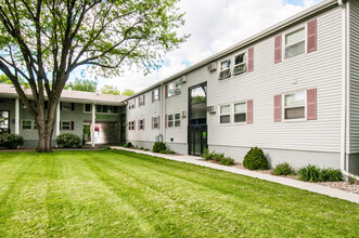 South Meadow in Ames, IA - Foto de edificio - Building Photo