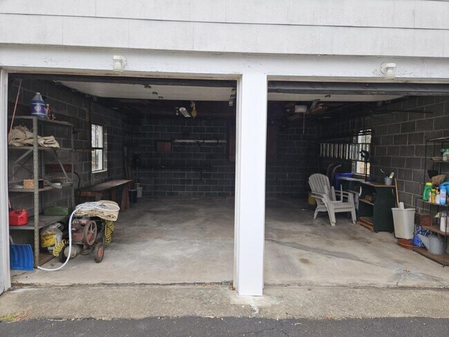 2033 Terrace Dr in Feasterville-Trevose, PA - Building Photo - Building Photo