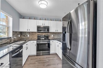 9097 Gervais Cir in Naples, FL - Building Photo - Building Photo
