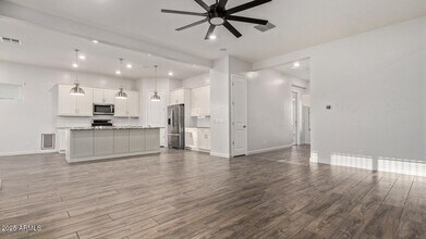 7234 S 28th Ln in Phoenix, AZ - Building Photo - Building Photo
