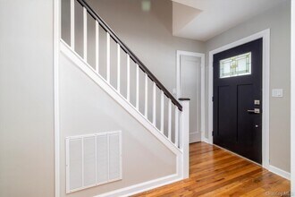 236 Wardwell Rd in Mineola, NY - Building Photo - Building Photo