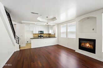 5224 Corteen Pl in Los Angeles, CA - Building Photo - Building Photo