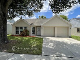 829 W Charing Cross Cir in Lake Mary, FL - Building Photo