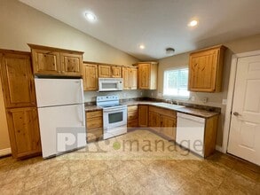 2942 Glenn Cove Ct in Ammon, ID - Building Photo - Building Photo