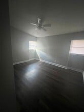 1972 S Riverview Cir in Albany, GA - Foto de edificio - Building Photo