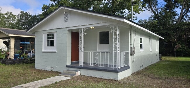 property at 1509 W 22nd St