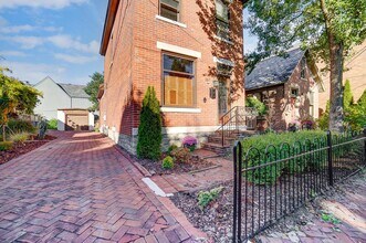 557 S Grant Ave in Columbus, OH - Building Photo - Building Photo