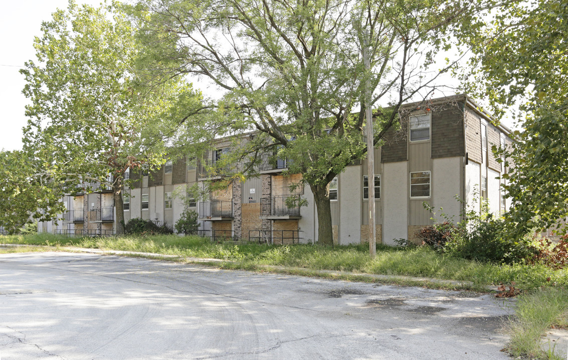 Rosedale Ridge in Kansas City, KS - Building Photo