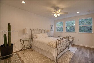 2200 Lincoln Ave in Miami, FL - Building Photo - Building Photo