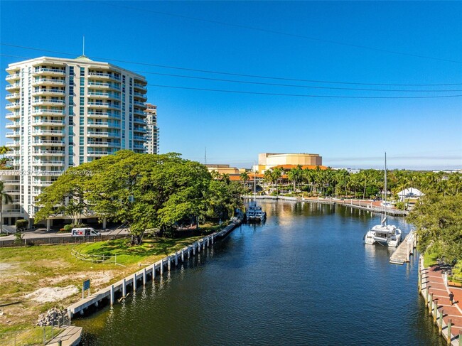 401 SW 4th Ave, Unit #1508 in Fort Lauderdale, FL - Foto de edificio - Building Photo