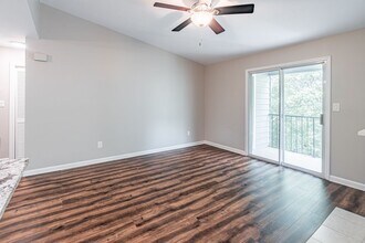 547 Granville Ct in Atlanta, GA - Building Photo - Building Photo