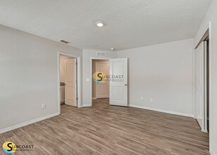 9556 Hood Rd in Jacksonville, FL - Building Photo - Building Photo