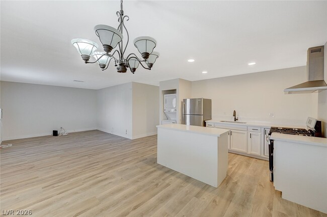 property at 893 W Bartlett Ave