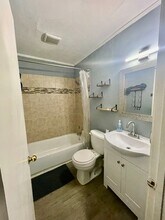 2320 Rozzelles Ferry Rd in Charlotte, NC - Building Photo - Building Photo