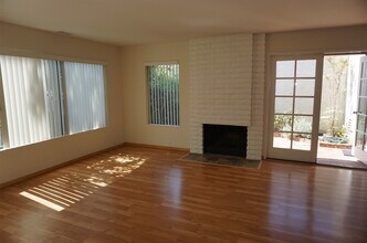 3918 Camino Calma in San Diego, CA - Building Photo - Building Photo