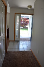 1328 Heritage Hills Ct in Bellingham, WA - Foto de edificio - Building Photo
